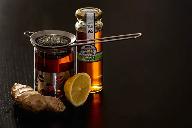 honey-and-ginger-in-tea